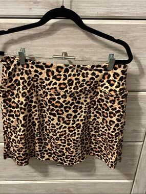 Women’s golf or pickleball animal print skort